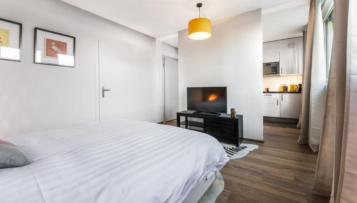 Noirettes 24-7 Keyless Entry By Homenhancement Geneva Ngoại thất bức ảnh